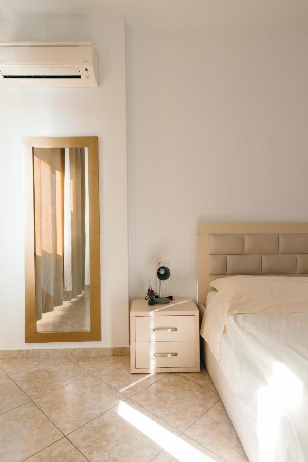 Rs Place 1-Bedroom Apartment Tirana Kültér fotó