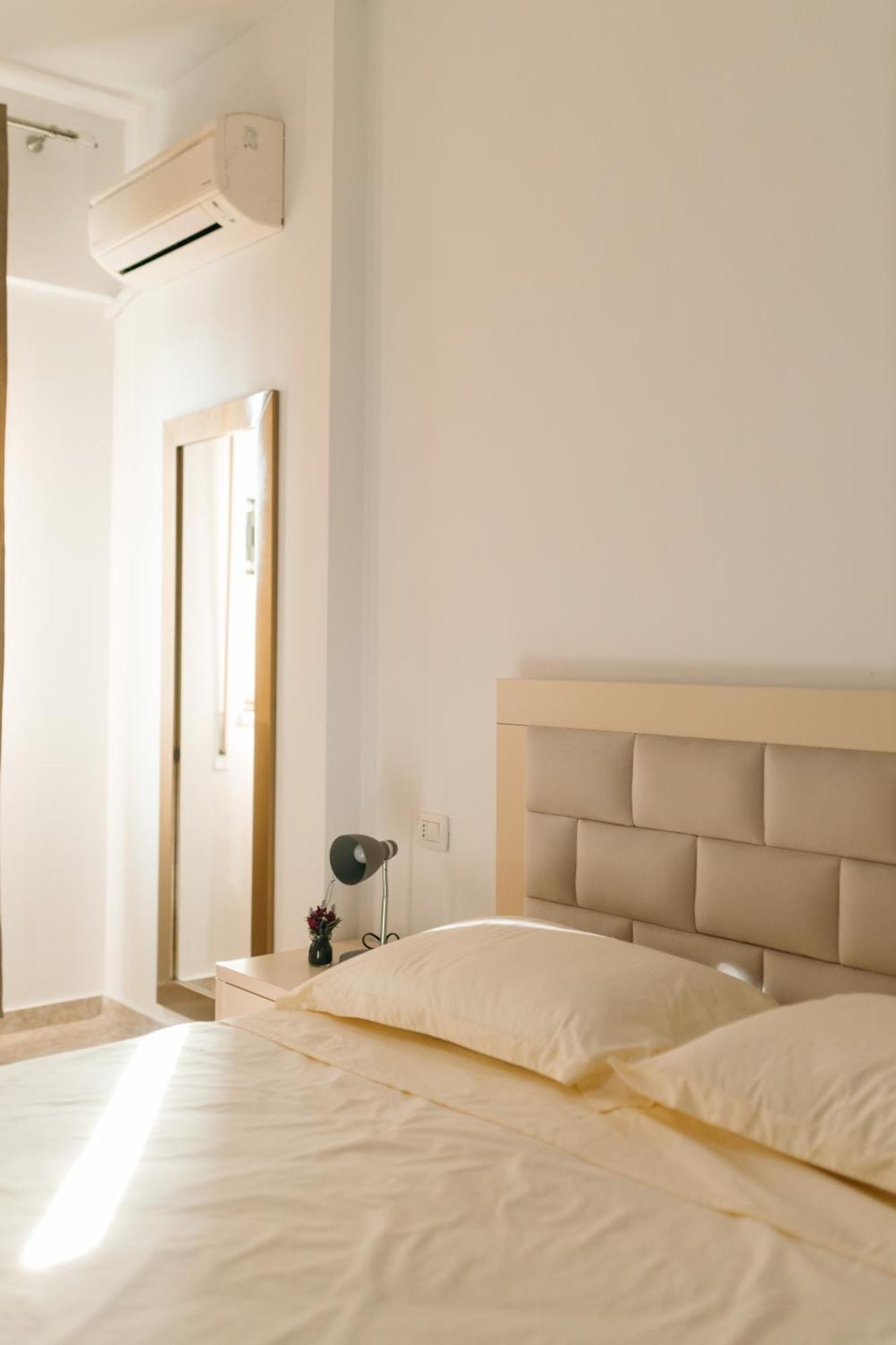 Rs Place 1-Bedroom Apartment Tirana Kültér fotó